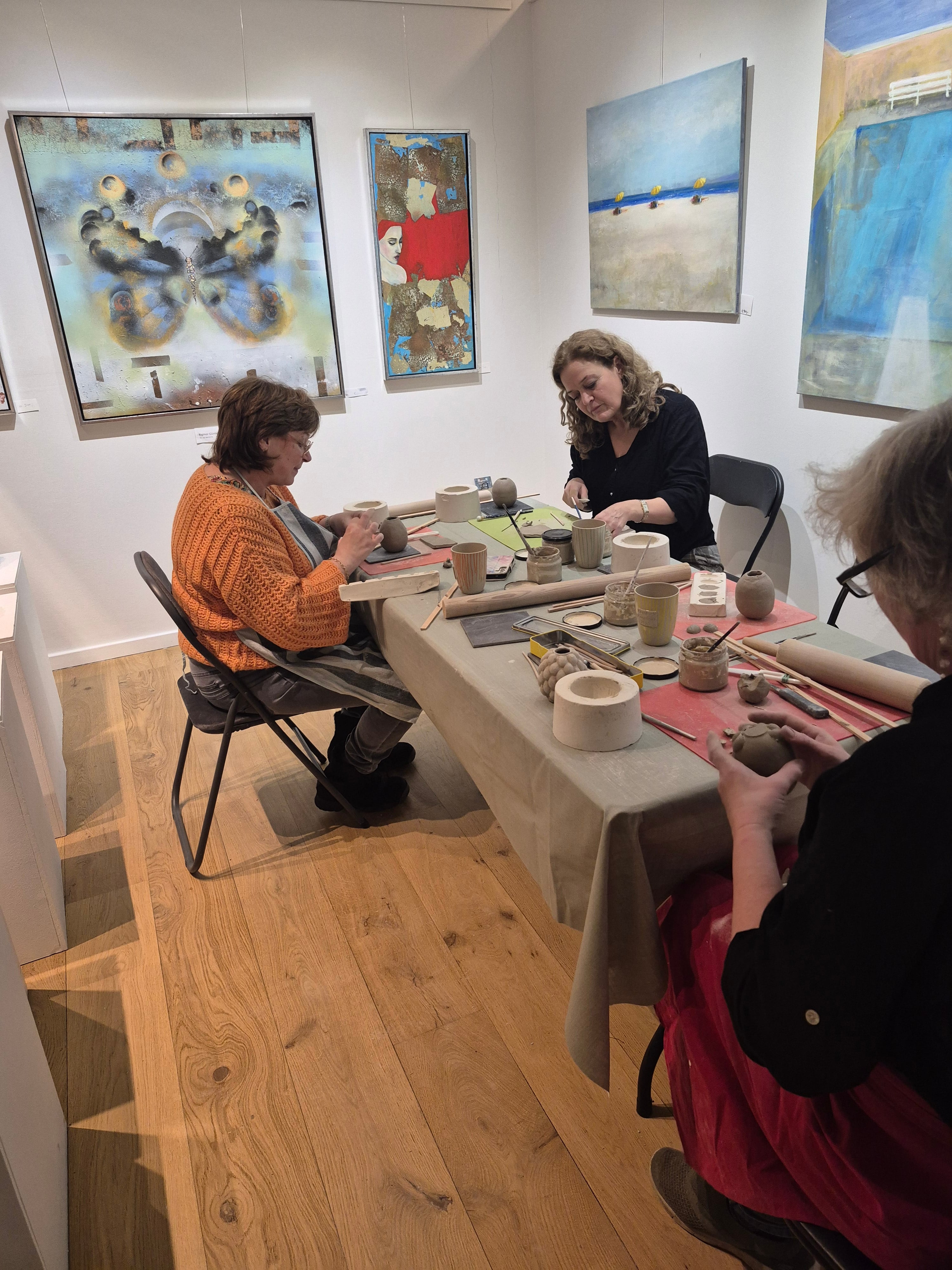 Marianne Kokholms workshop med fremstilling af boblevaser.
Februar 2026